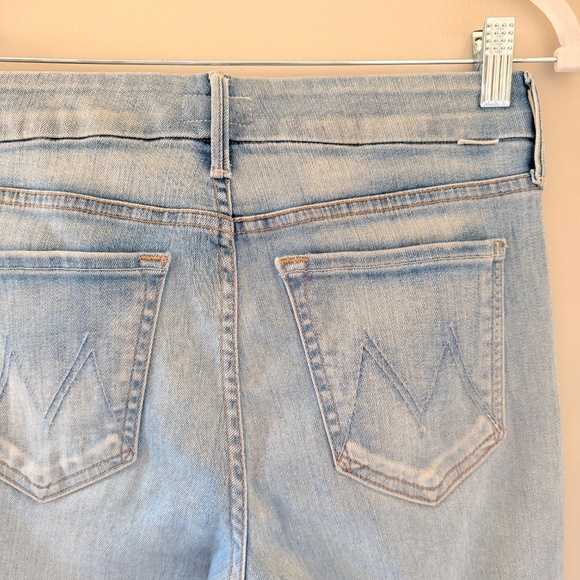 Mother Looker Ankle Fray in Wink (Size 26) - Picture 7 of 9